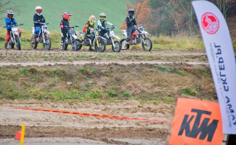 ce6426aba7304f9eafb3c056aec52109