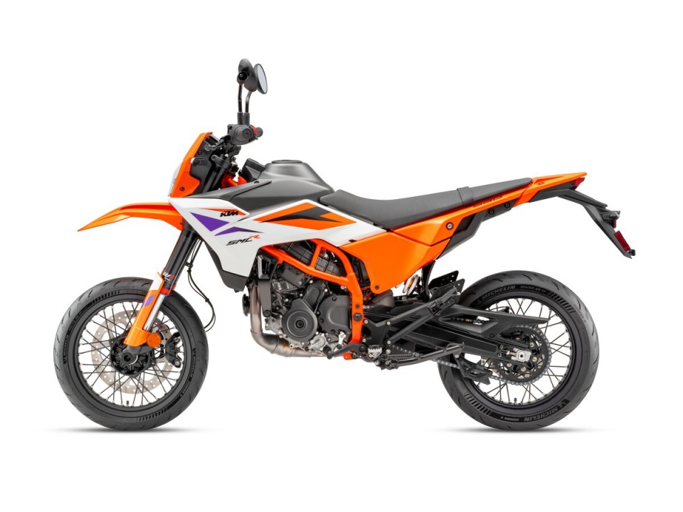 KTM 125 SMC R 2025 (KAT. B)